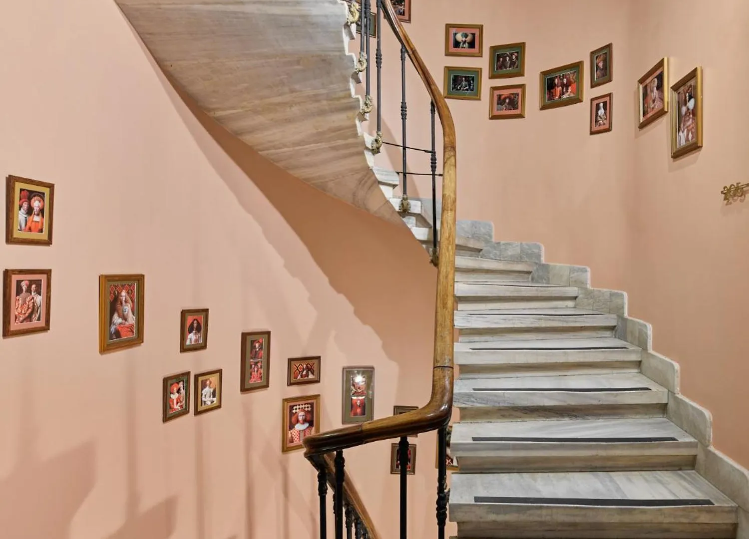 Mr Cas Hotels Taksim - Special Category Istanbul 4*,