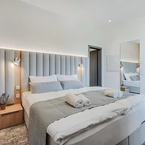Bright: Aicherpark Aparthotel